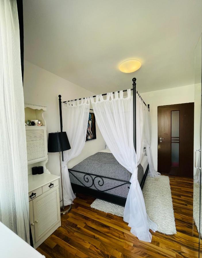 Little Cute Homey Apartman Satu Mare Zewnętrze zdjęcie