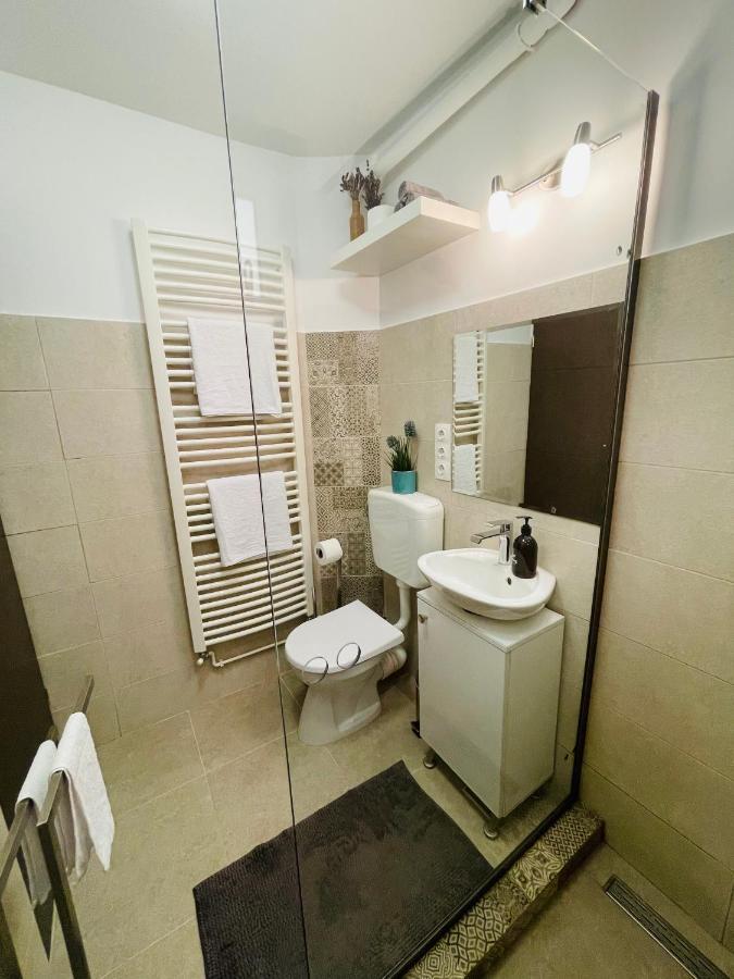 Little Cute Homey Apartman Satu Mare Zewnętrze zdjęcie