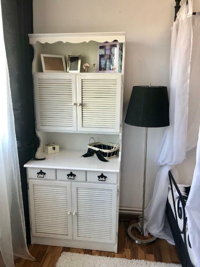 Little Cute Homey Apartman Satu Mare Zewnętrze zdjęcie